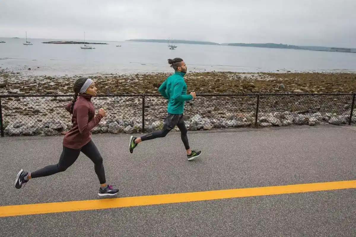 Choosing right clothing for running in cold weather,