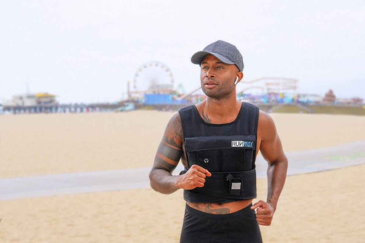 Adjustable weighted vest for running