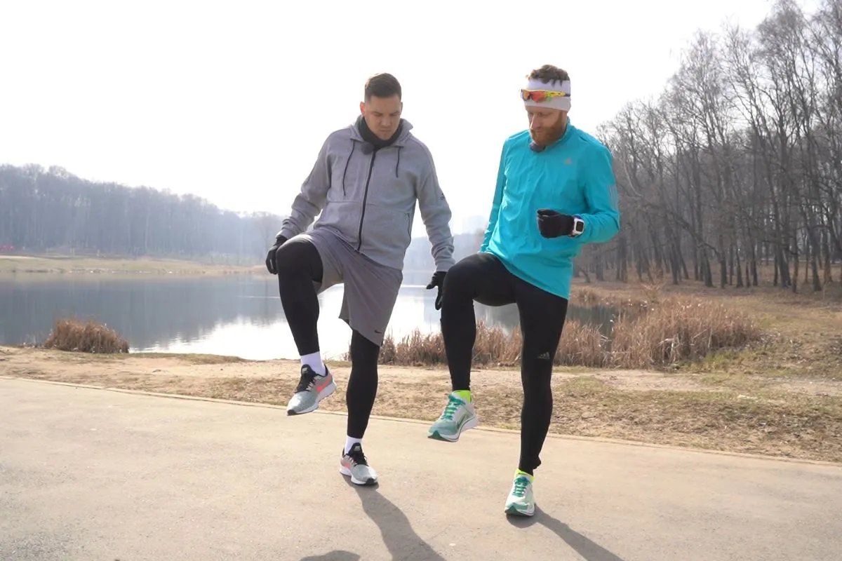 Runners spend time on a warm-up before beginning to run at 50 degrees