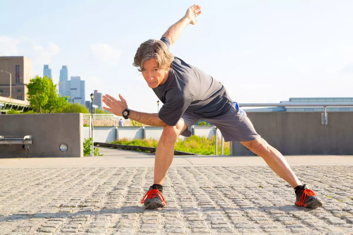 A proper warm-up can prevent knee bursitis