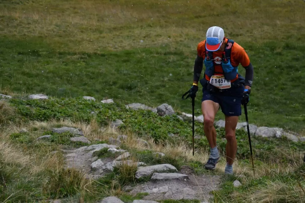 Practice running with poles in mountain