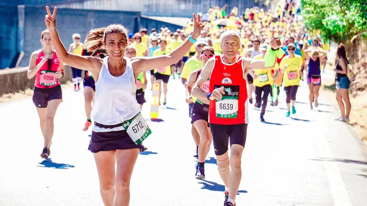Runners of different age, fitness, and gender cover the 15k distance