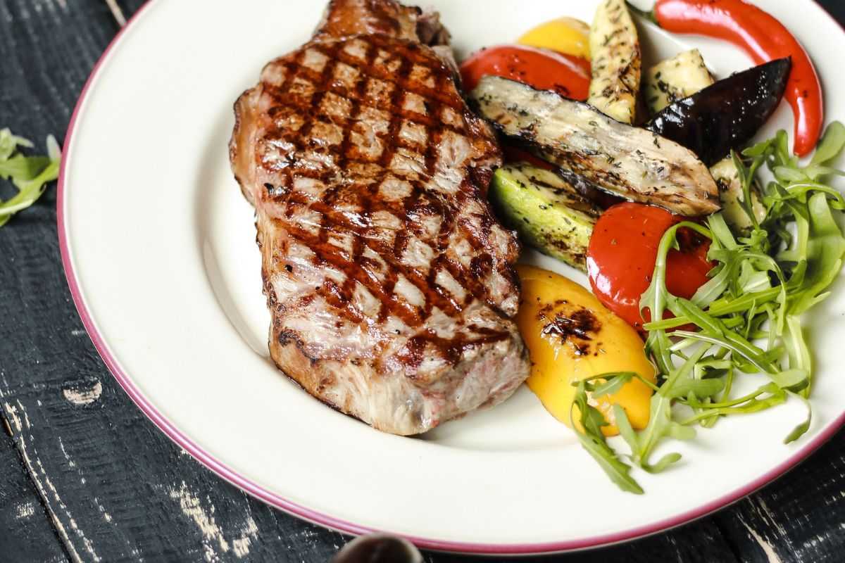 Steak with vegetables