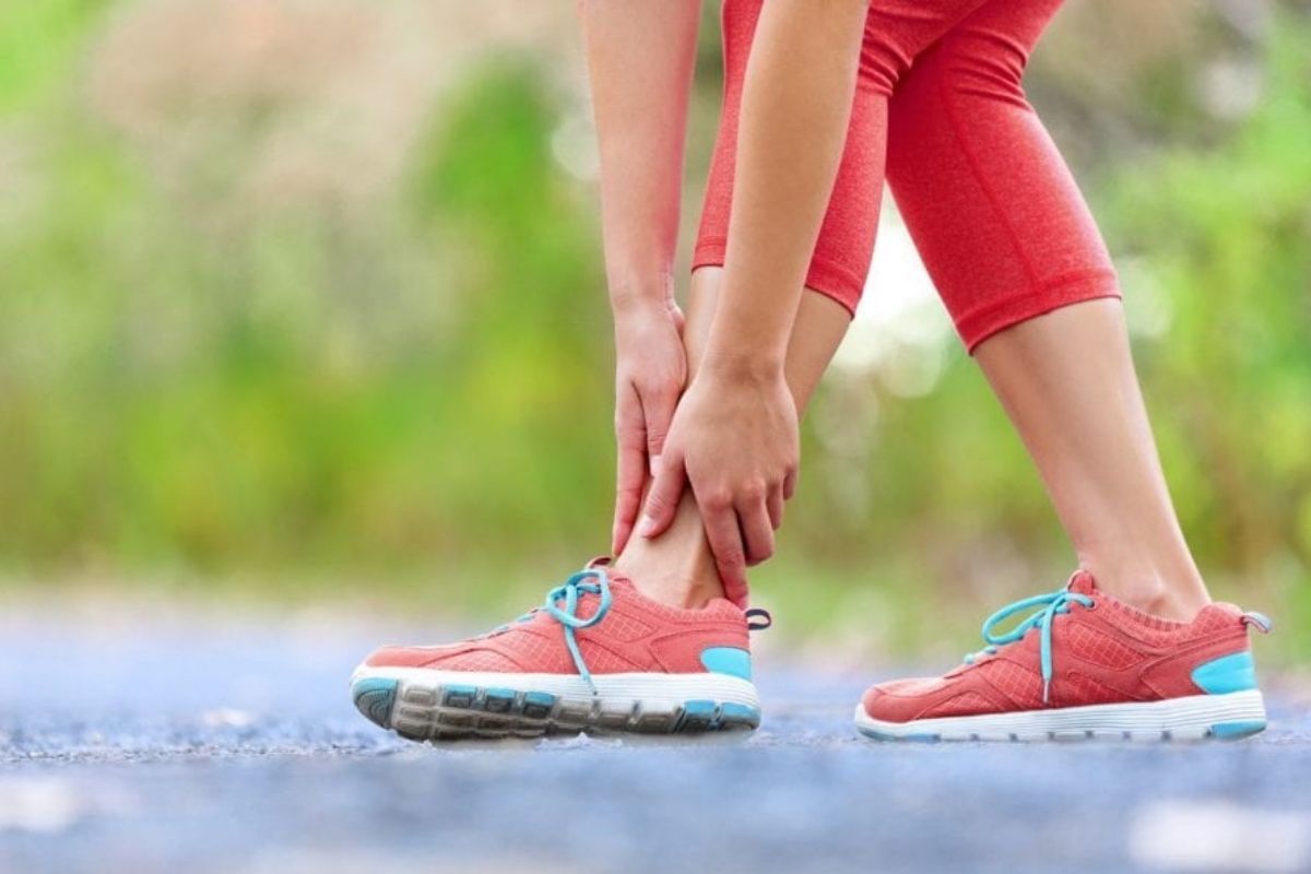 Runners with ankle pain due to tendonitis