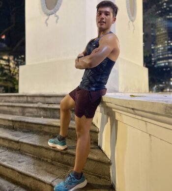 Man in Saucony Guide 16 running shoes