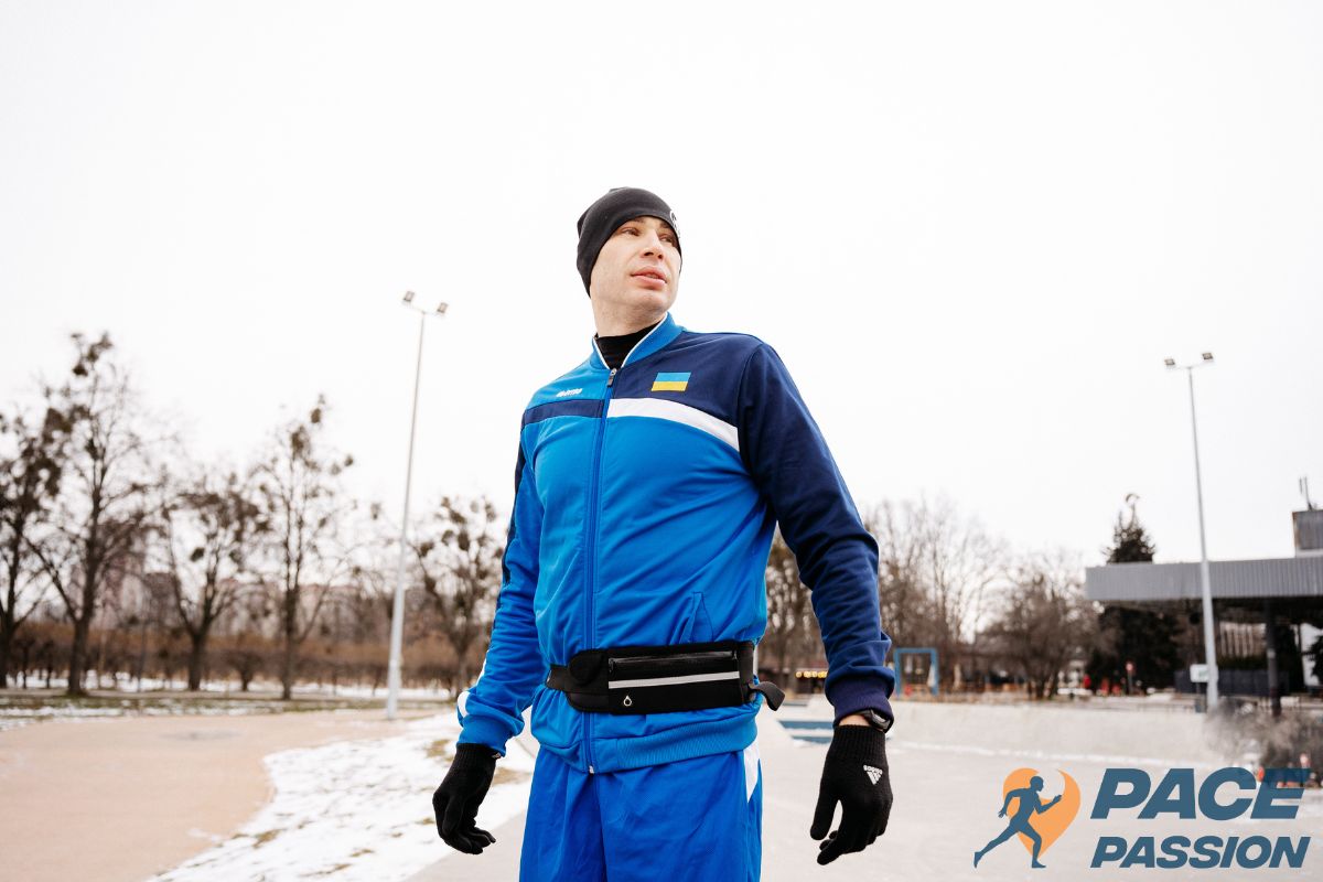 Man runner prepare for run an a 8k